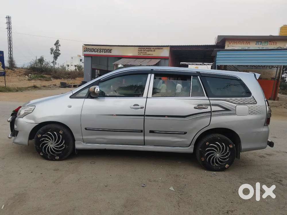 Toyota Innova 2012 Diesel 230000 Km Driven