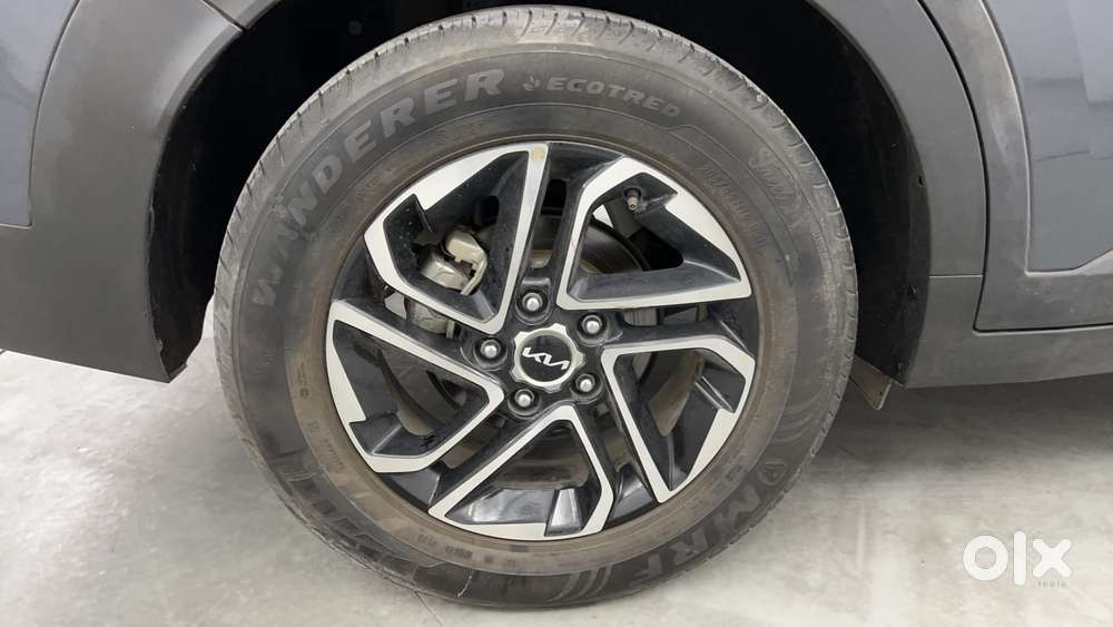 Kia Carens 1.4 Luxury Plus Dct 7 Str, 2022, Petrol