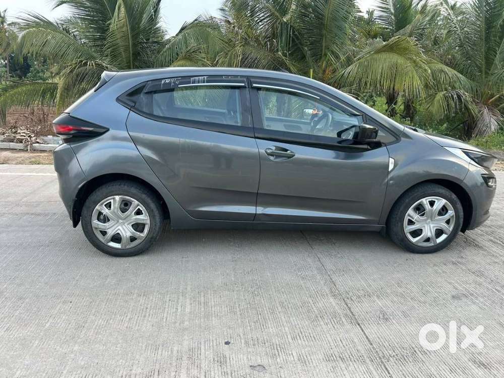 Tata Altroz 1.2 Xm Plus, 2022, Petrol