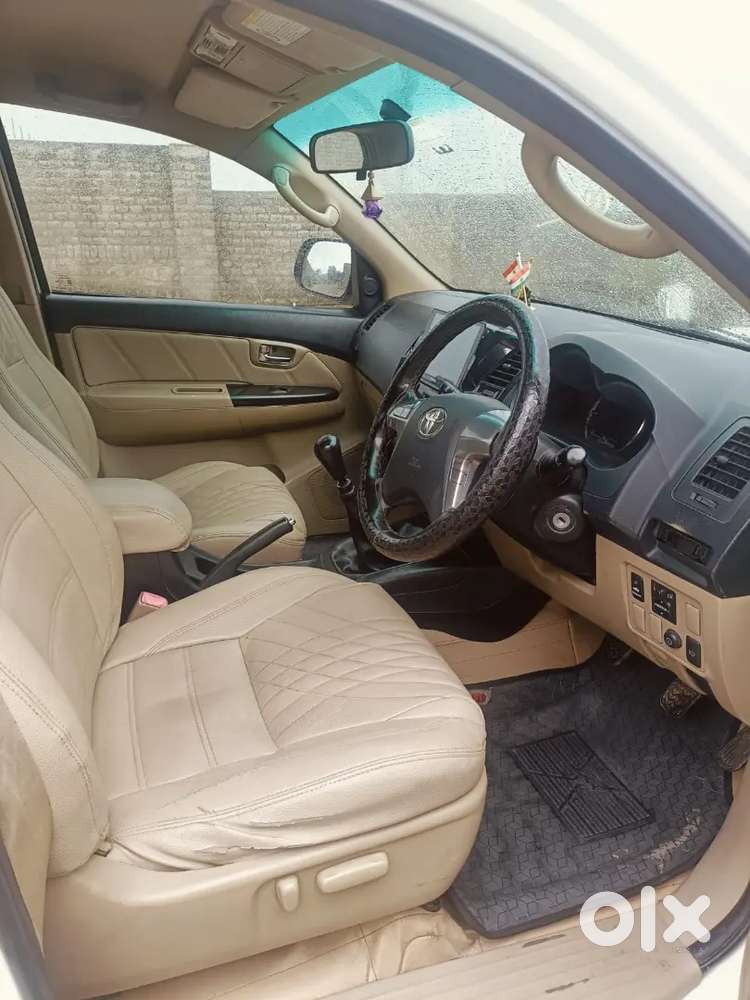 Toyota Fortuner Legender Diesel 10