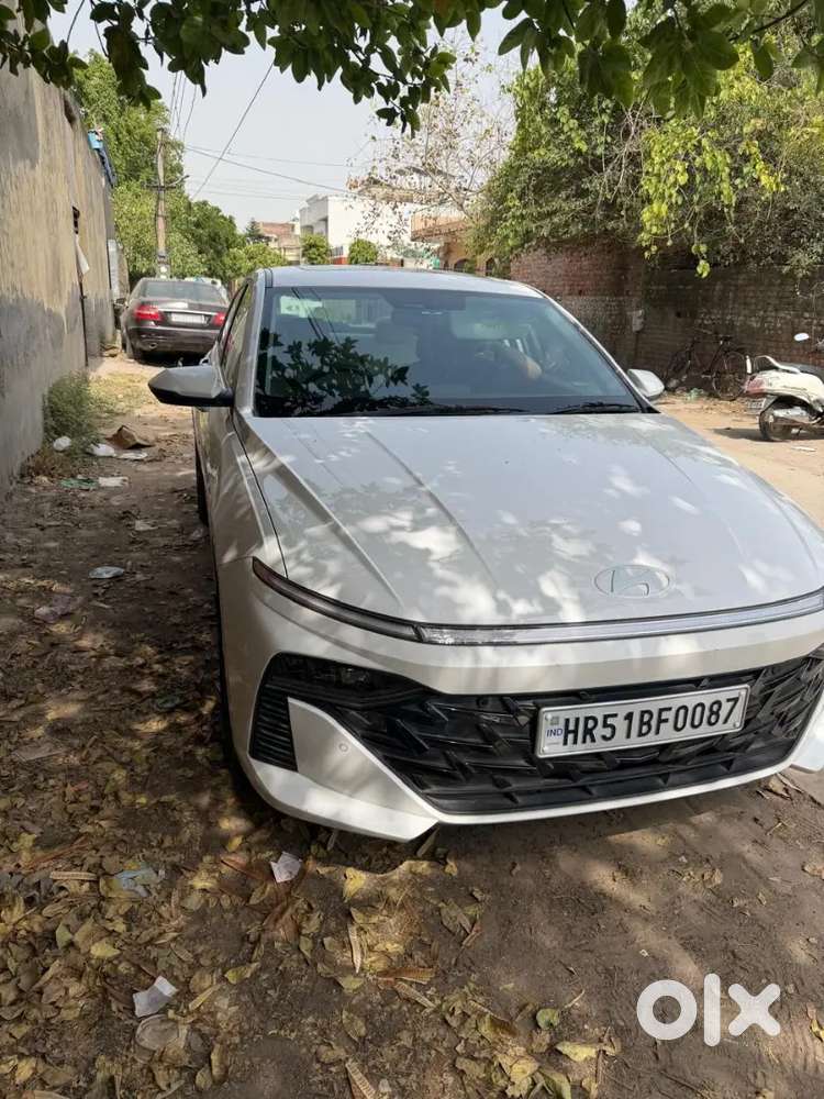 Verna 2024 Top Model Petrol White Colour