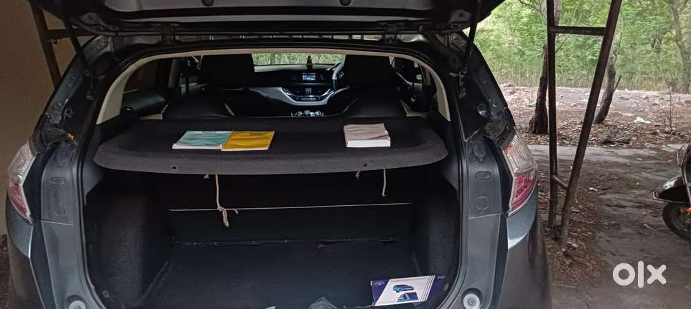 Tata Nexon 1.2 Revotron Xt, 2018, Petrol