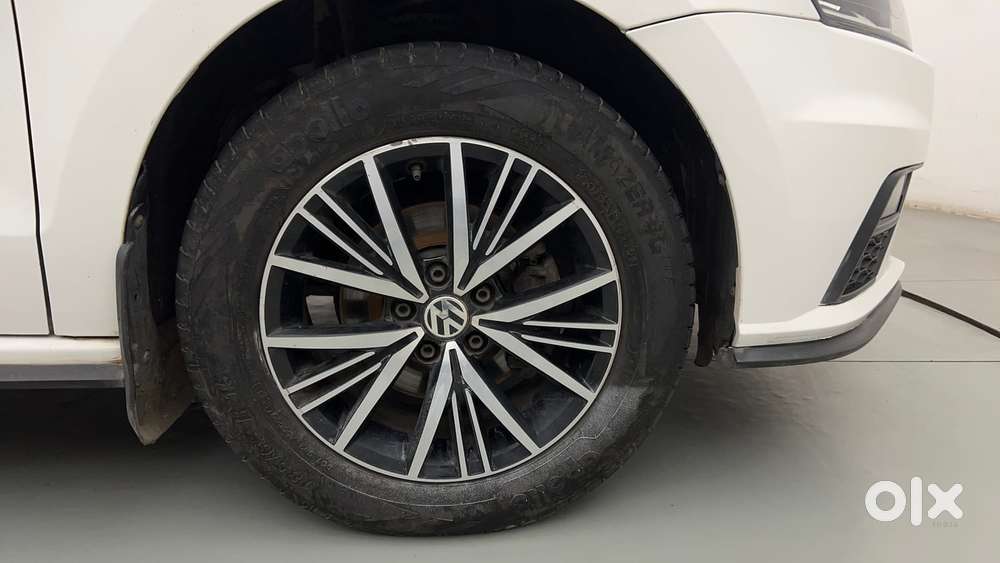 Volkswagen Vento Petrol Highline At, 2020, Petrol
