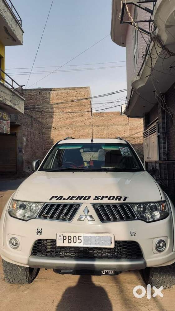 Mitsubishi Pajero Sport 2013 Diesel Well Maintained