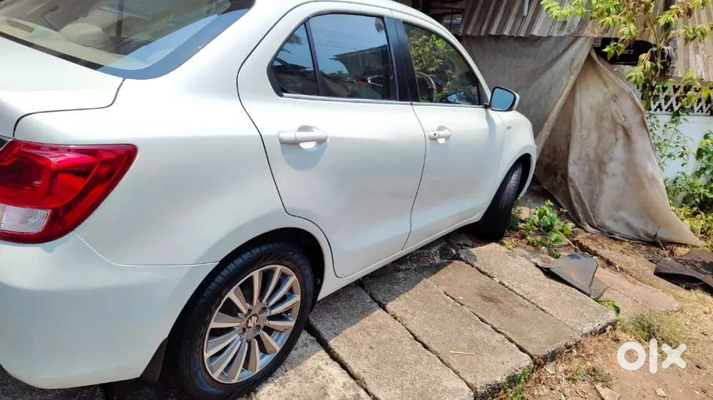 Maruti Suzuki Swift Dzire 2017 Petrol 89000 Km Driven