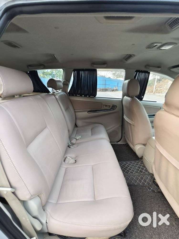 Toyota Innova 2.5 G (diesel) 8 Seater, 2015, Diesel