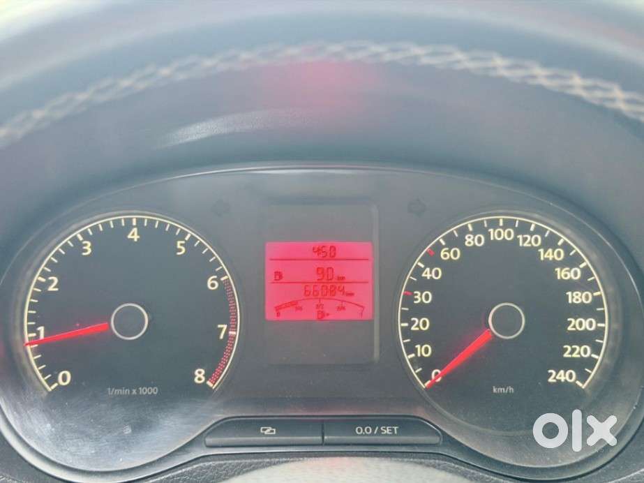 Volkswagen Polo Petrol Highline 1.2l, 2013, Petrol