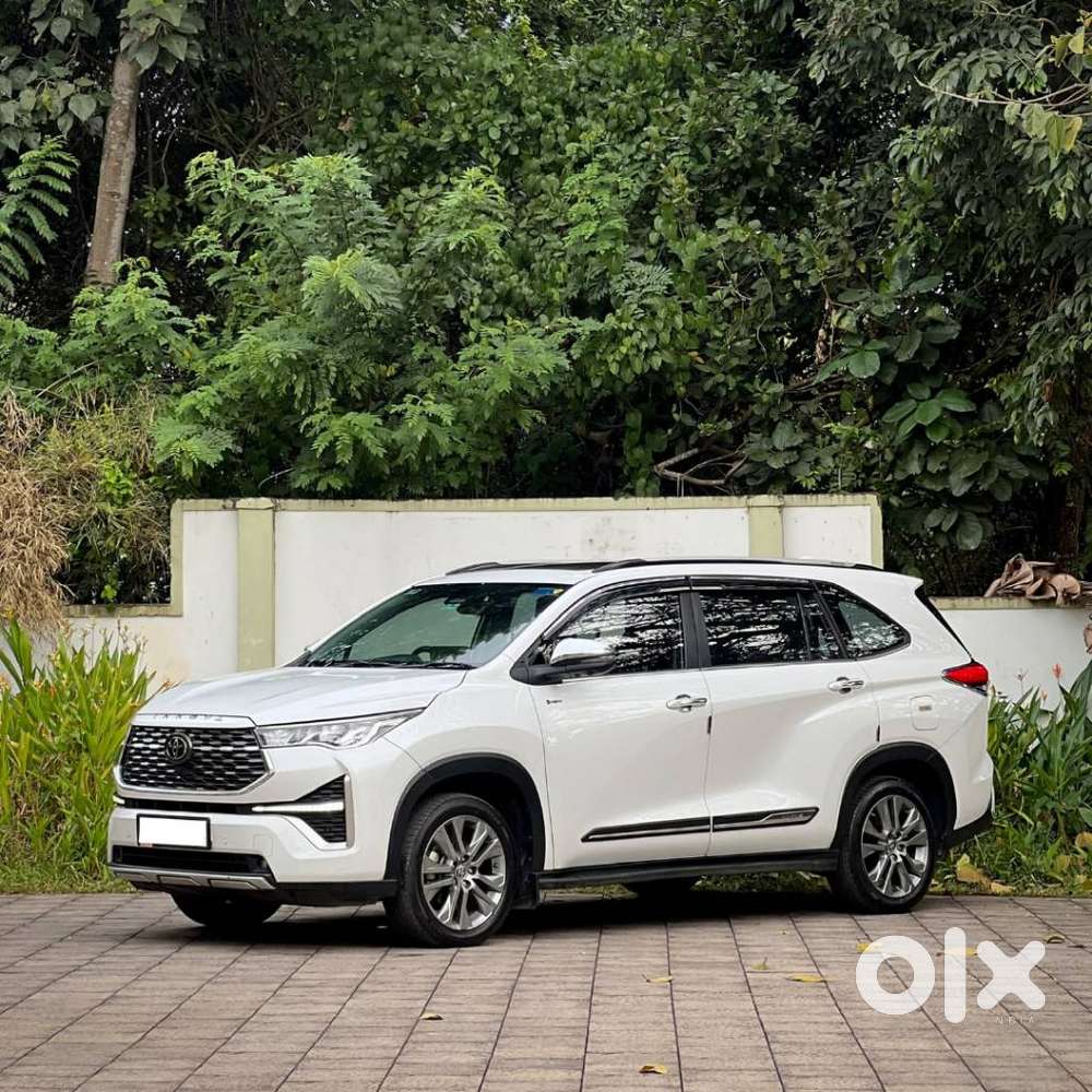 Toyota Innova Hycross 2.0 Zx (o) Hybrid 7 Str, 2025, Petrol