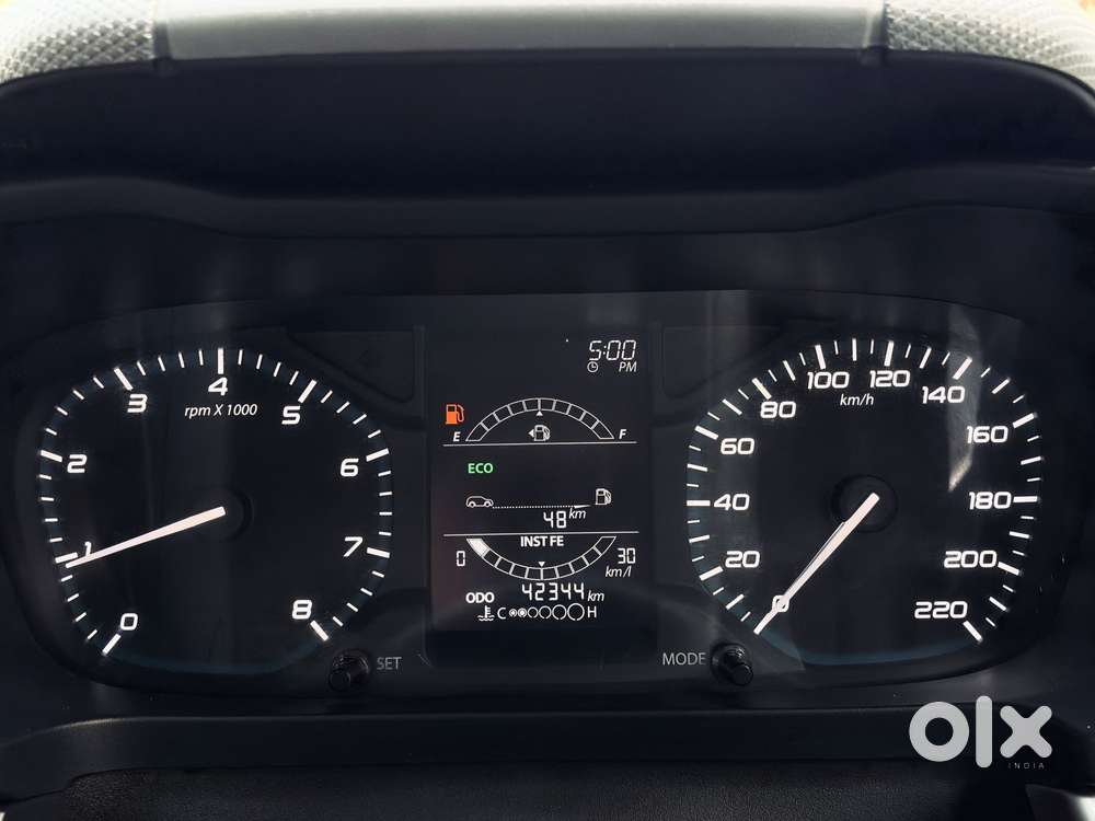 Tata Altroz 1.2 Xe, 2021, Petrol