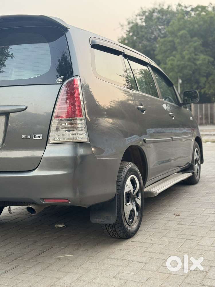 Toyota Innova 2.5 G (diesel) 8 Seater, 2012, Diesel