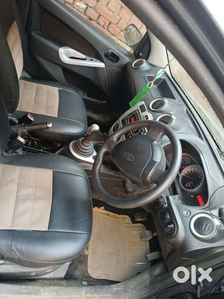 Ford Aspire Titanium 2012