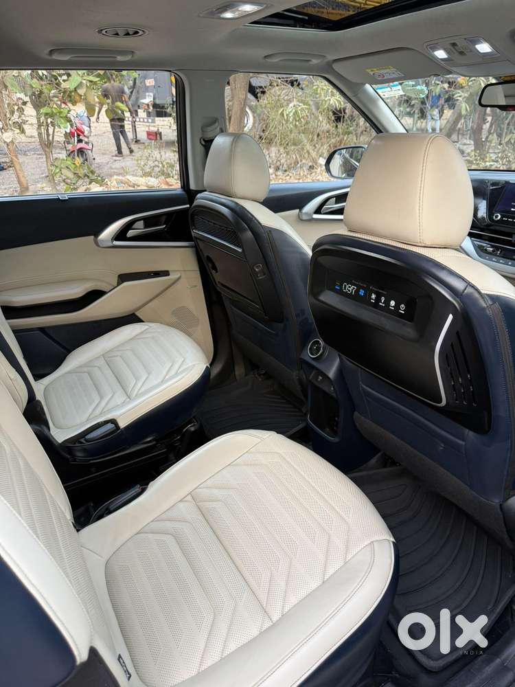 Kia Carens Luxury (o)1.5 Diesel At 7 Str, 2022, Diesel