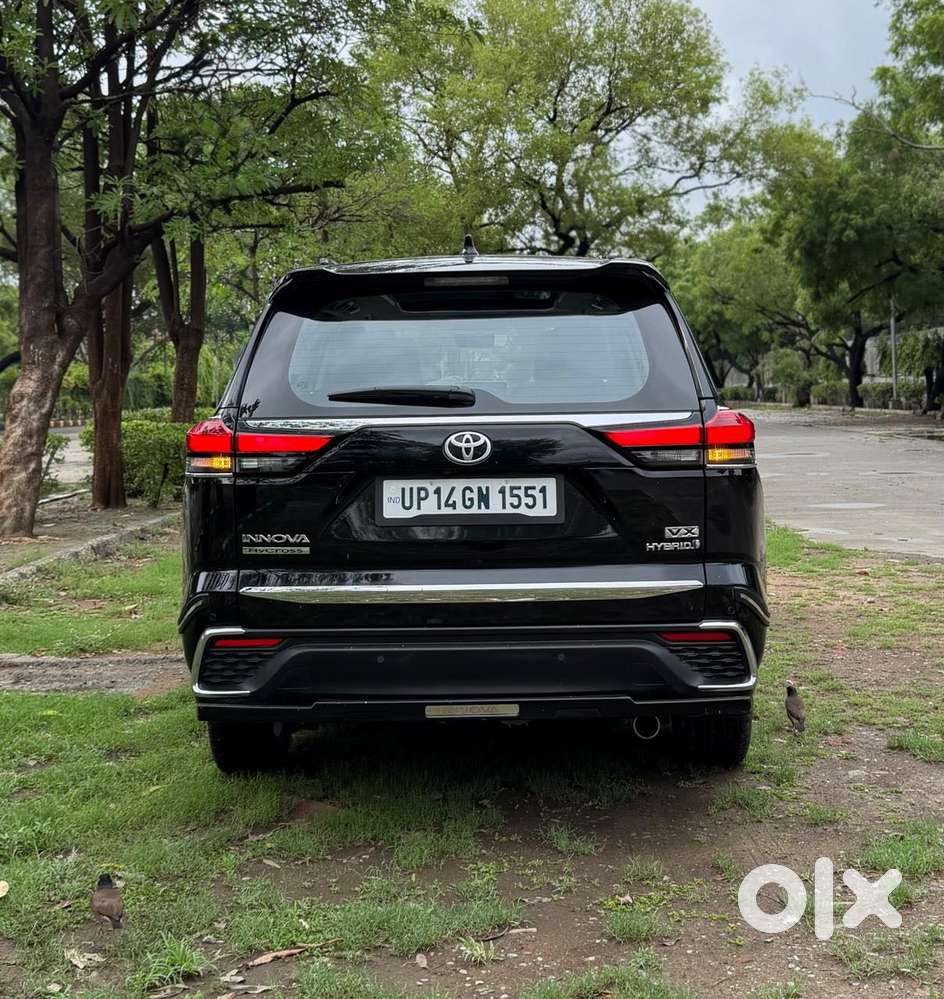 Toyota Innova Hycross 2.0 Vx (o) Hybrid 7 Str, 2025, Petrol