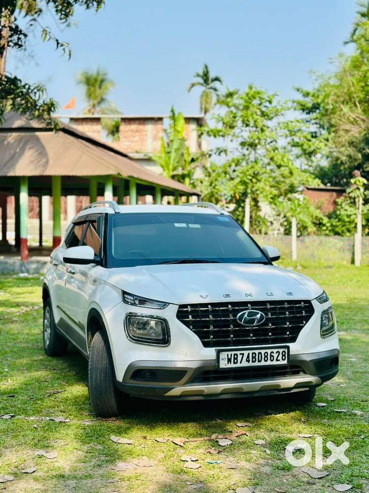 Hyundai Venue 2020 Petrol Well Maintained