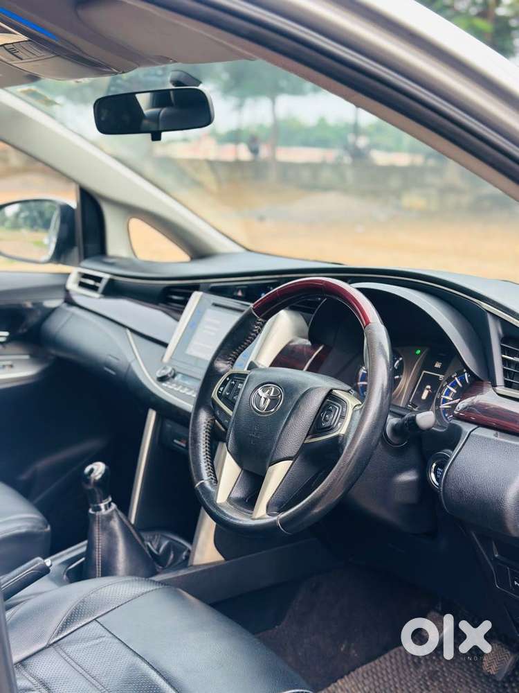 Toyota Innova 2.5 Vx 7 Seater Bs Iv, 2016, Diesel