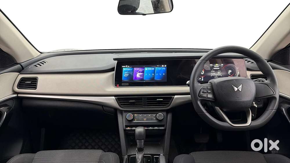 Mahindra Xuv700 2.0 Ax 5 Petrol At Str, 2023, Petrol