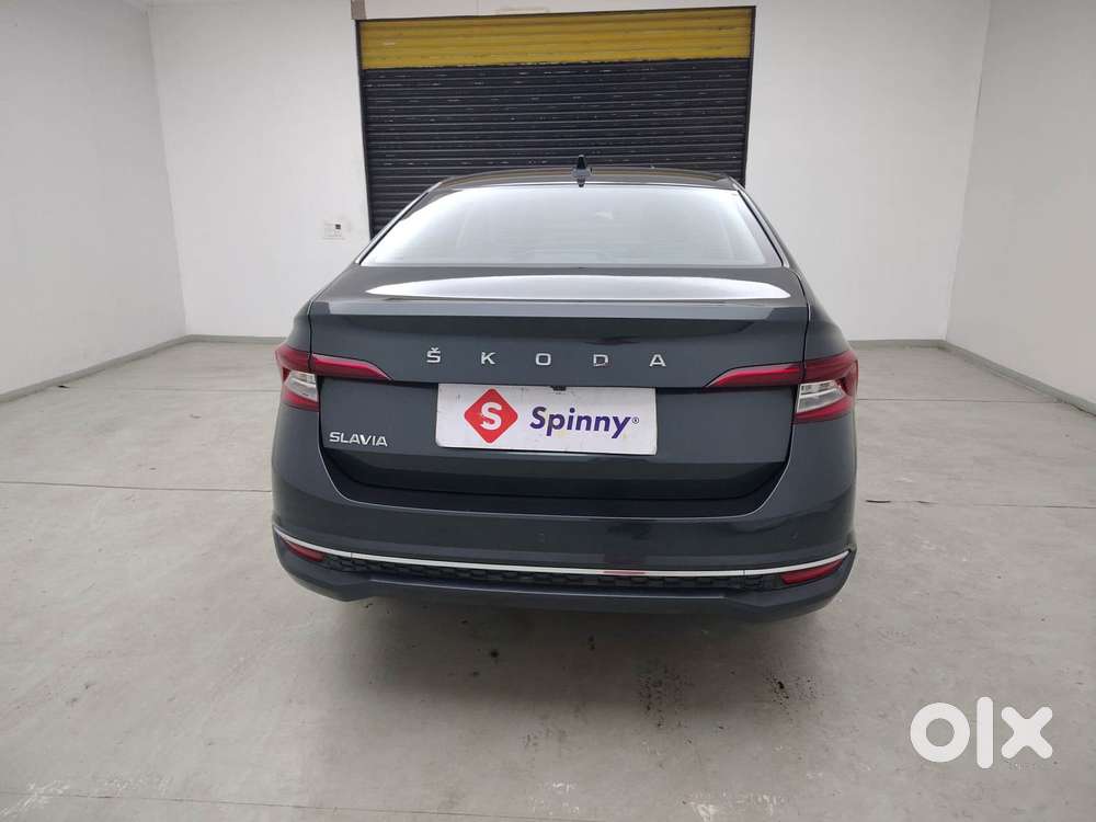 Skoda Slavia Style 1.0l Tsi Mt, 2023, Petrol