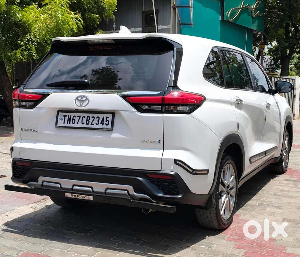 Toyota Innova Hycross 2.0 Zx Hybrid 7 Str, 2023, Petrol
