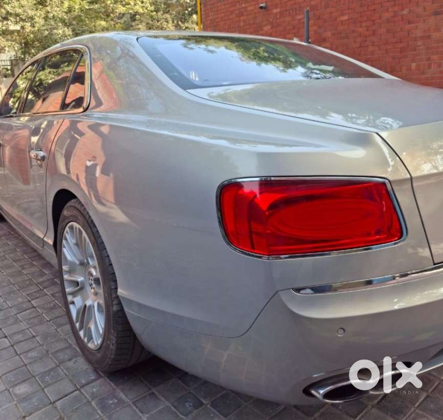 Bentley Continental Flying Spur Sedan, 2016, Petrol