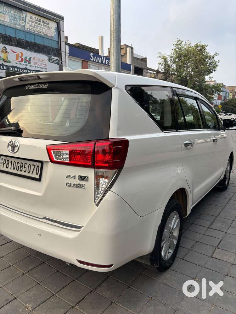 Toyota Innova Crysta 2.4 Vx Mt, 2016, Diesel