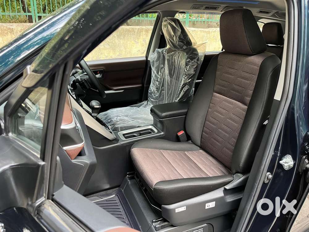 Toyota Innova Hycross 2.0 Vx Hybrid 7 Str, 2025, Petrol