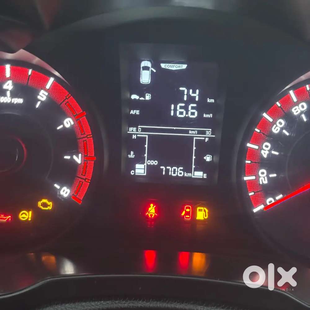 2025 Mahindra Xuv 3xo Revx M  Stealth Black  7700 Km  Single Owner