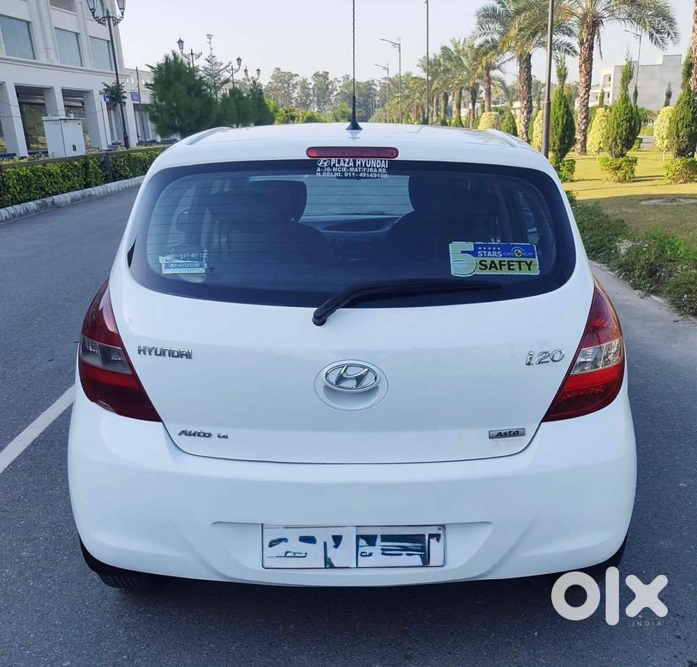Hyundai I20 Petrol 2010/automatic With Sunroof/pb Number