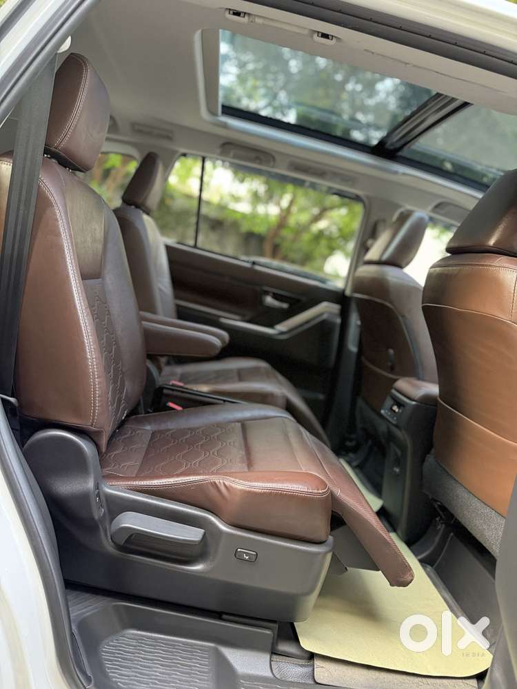 Toyota Innova Hycross 2.0 Zx Hybrid 7 Str, 2023, Petrol