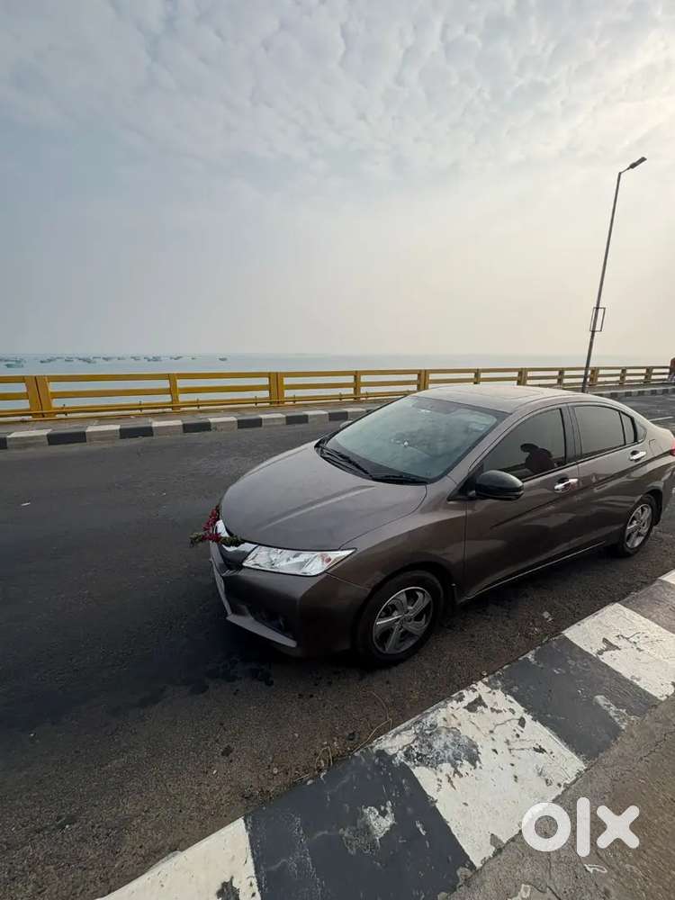 Honda City 2015 Petrol Topend Cvt 42kms