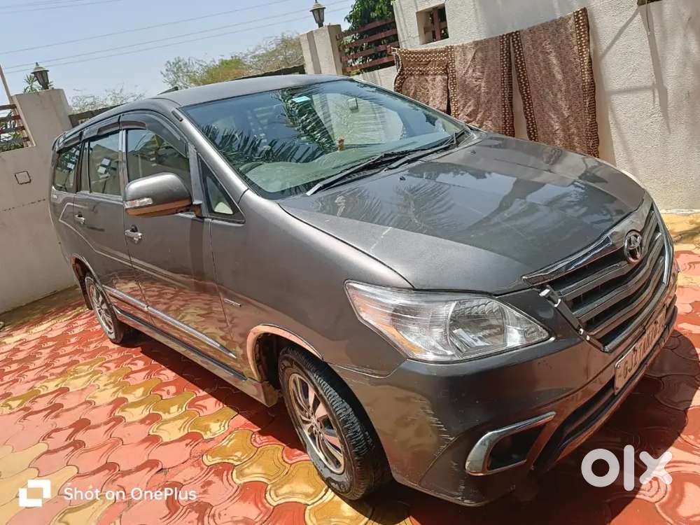 Toyota Innova 2013 Diesel Manual, 100km Driven