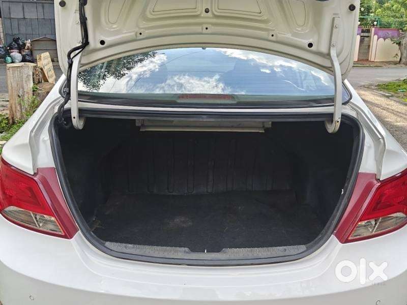 Hyundai Verna 1.6 Sx Vtvt At, 2016, Petrol