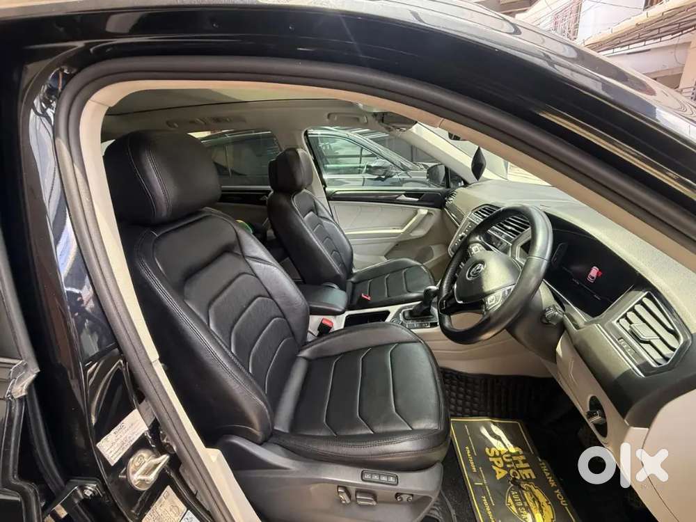 Black Beauty  Volkswagen Tiguan Allspace | Awd | Premium 7-seater |