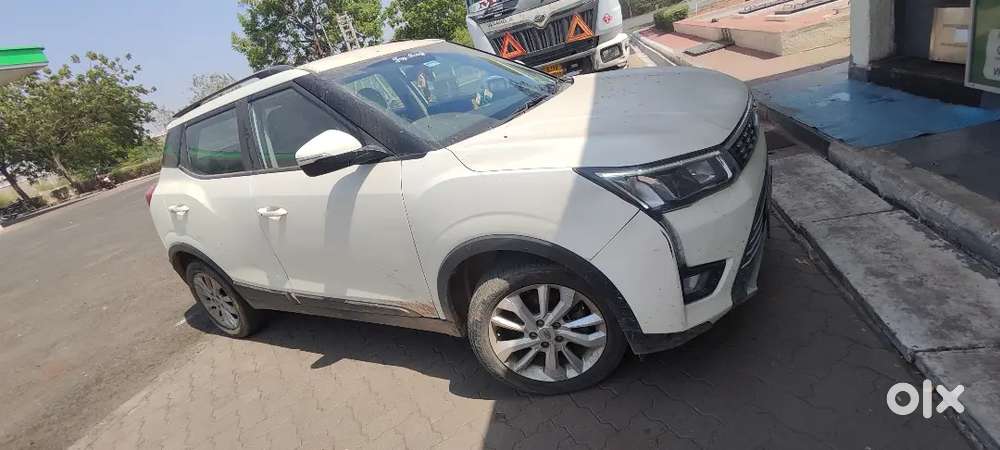 Mahindra Xuv300 W8 2021 Petrol Well Maintained
