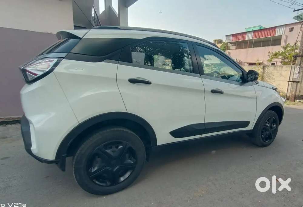 Tata Nexon Revotron Xm 2020 Petrol