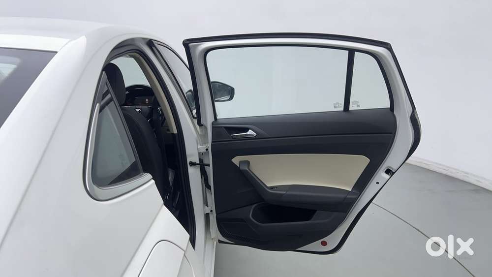 Skoda Slavia Style 1.0l Tsi At, 2023, Petrol