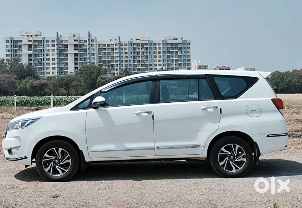 Toyota Innova Crysta 2.4 G Mt, 2025, Diesel