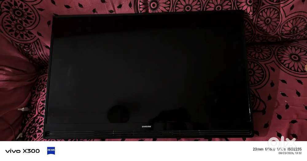 Samsung brand Television, 32 inch screen(80 cm) , LED television