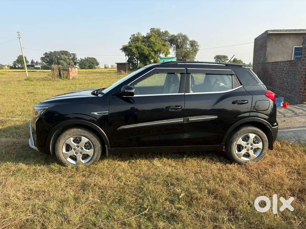 Mahindra Xuv300 2023 Diesel Well Maintained