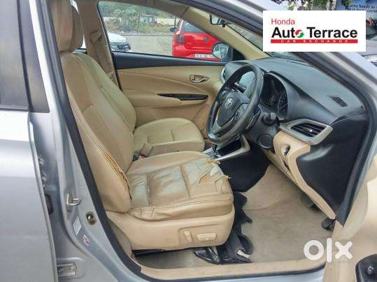 Toyota Yaris V Cvt, 2018, Petrol
