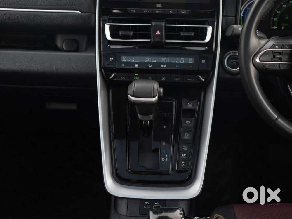 Toyota Innova Hycross 2.0 Zx (o) Hybrid 7 Str, 2025, Petrol