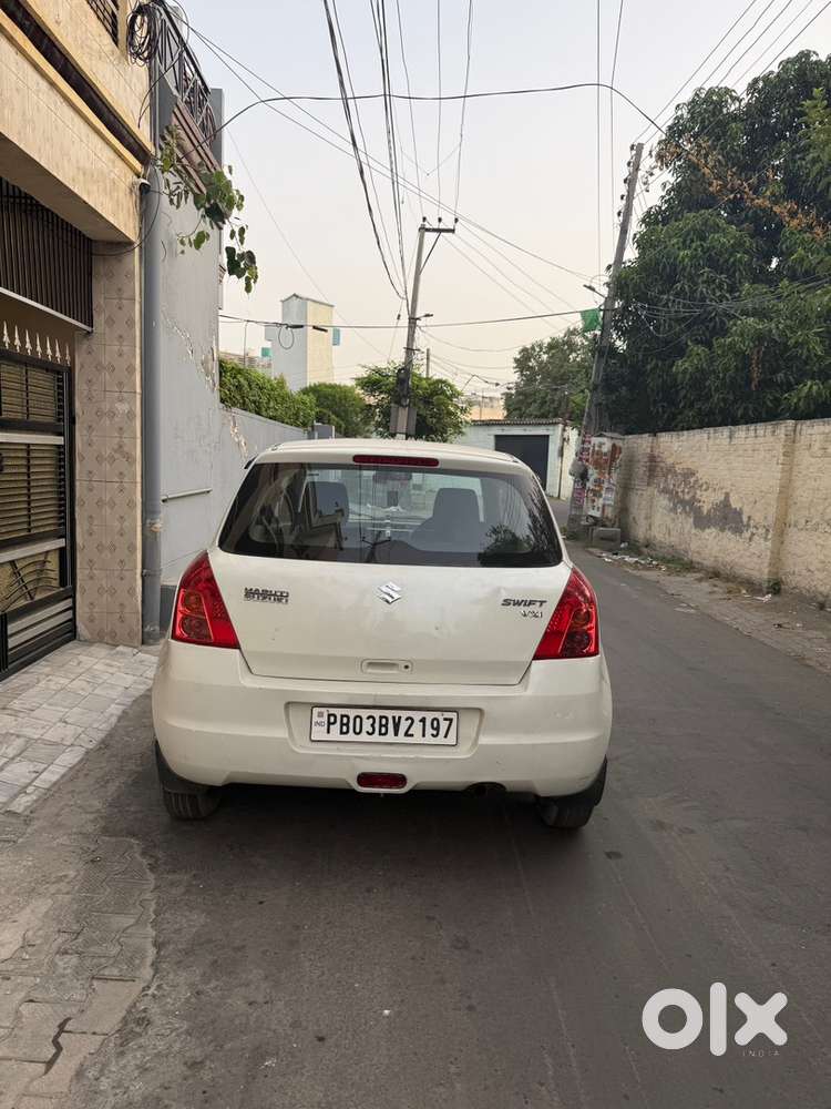 Swift Vxi Petrol 2011
