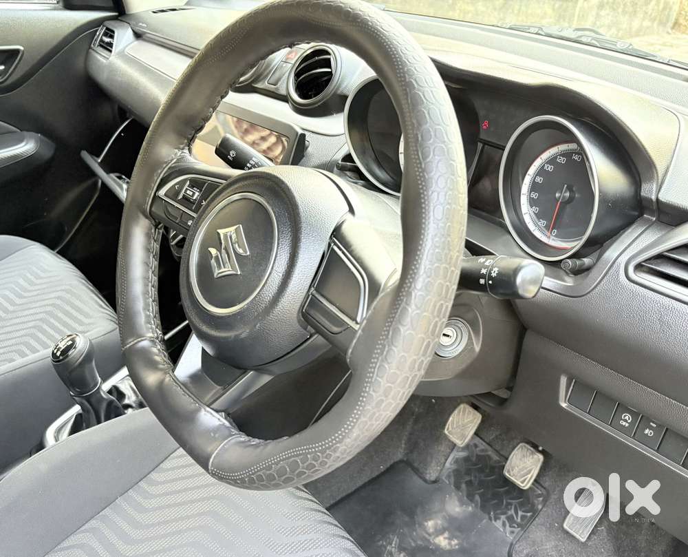 Maruti Suzuki Swift Vxi + Manual, 2022, Petrol
