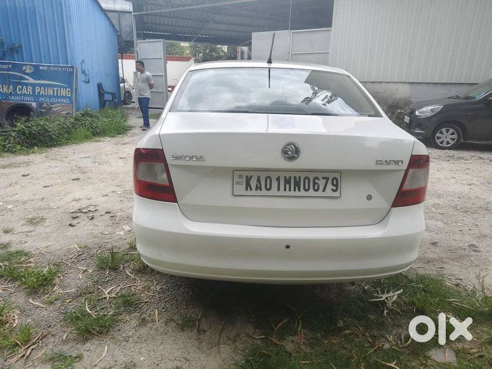 Skoda Rapid 1.6 Mpi At Style Plus, 2015, Petrol