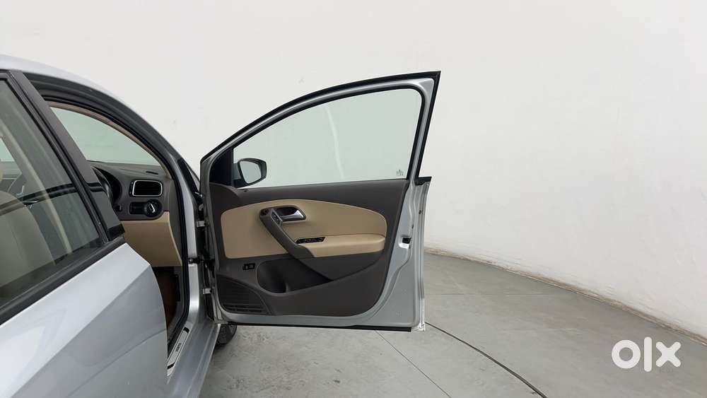 Volkswagen Vento 1.2 Tsi Highline At, 2016, Petrol