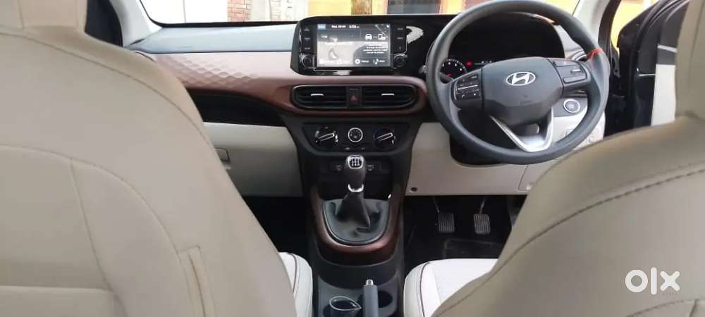 Hyundai Aura 2024 Sx Cng & Hybrids 7000 Km Driven