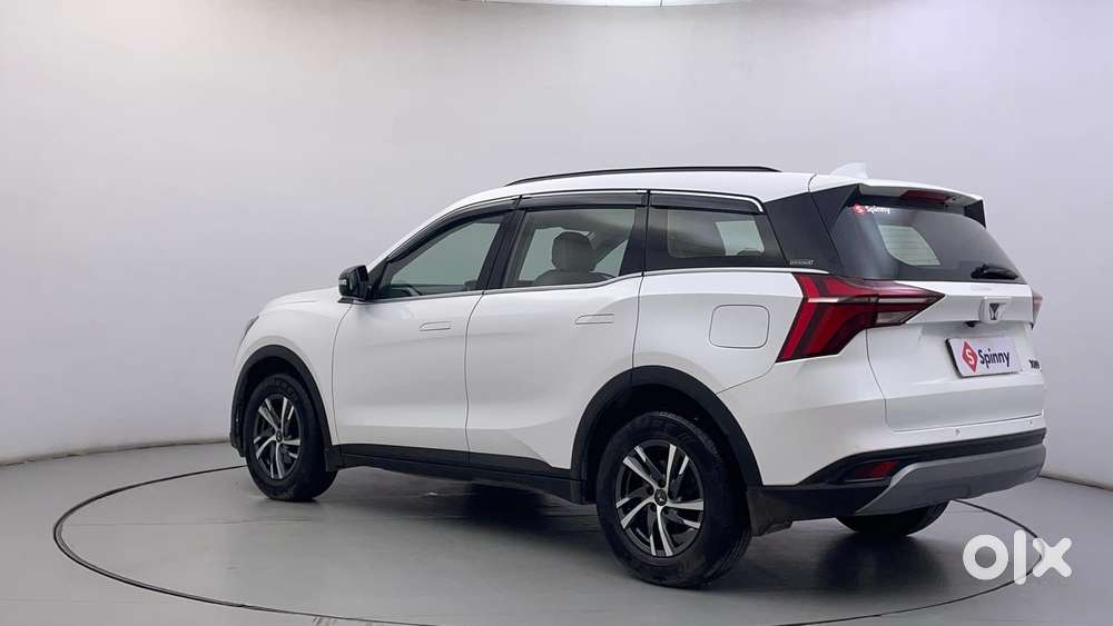 Mahindra Xuv700 2.0 Ax 5 Petrol Mt 7 Str, 2022, Petrol