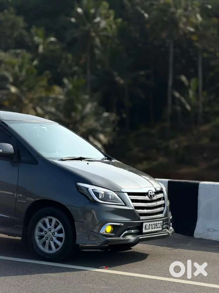 Toyota Innova 2012