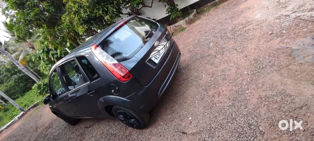Ford Figo 2011 Diesel 142000 Km Driven