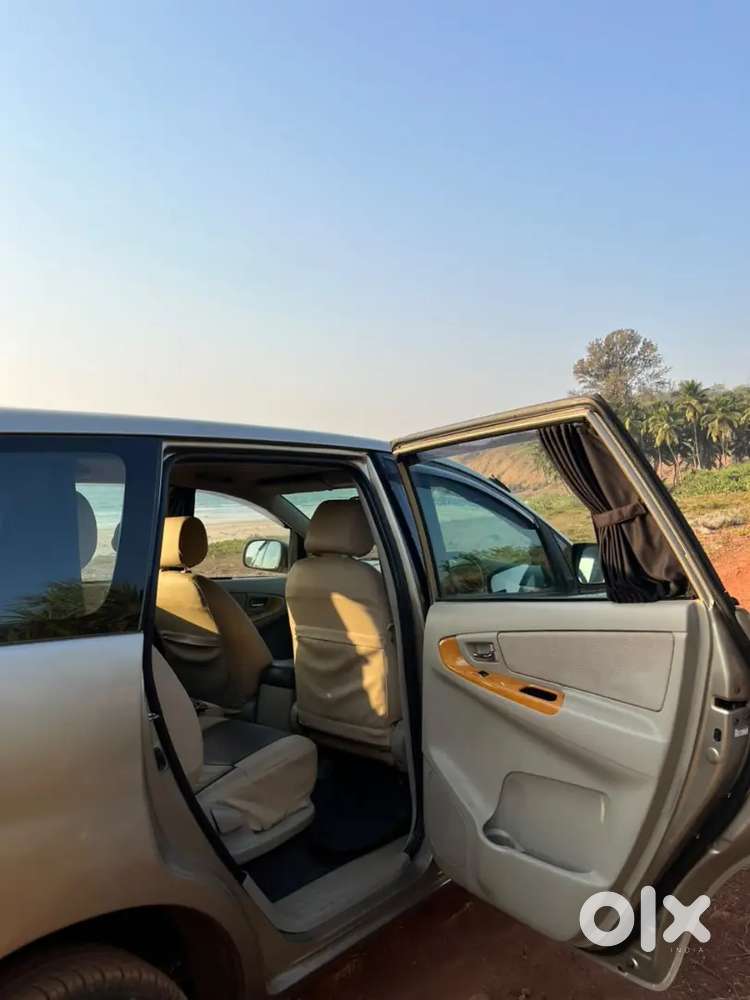 Toyota Innova 2.5 V 2011