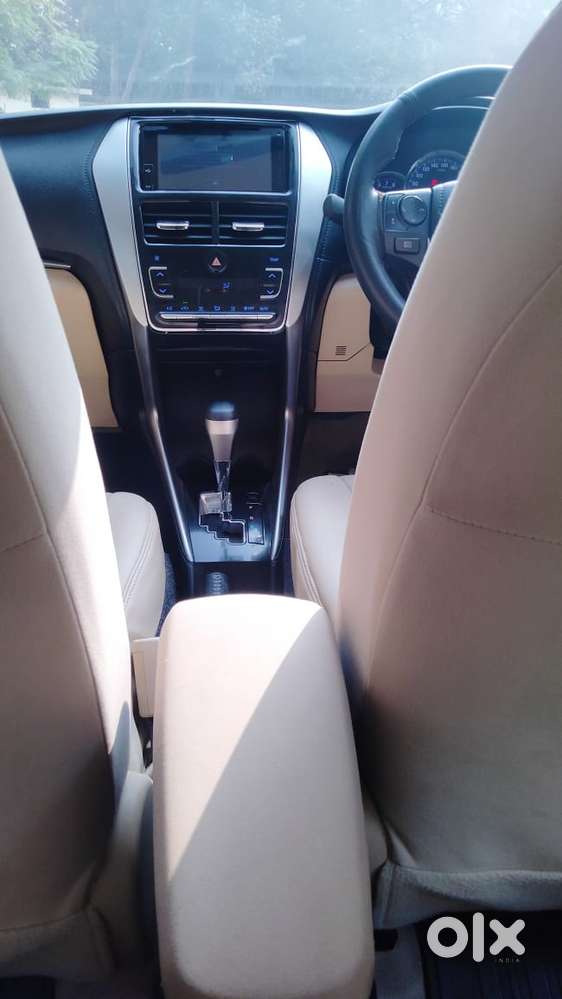 Toyota Yaris V Cvt, 2019, Petrol